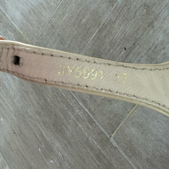 Prada Triangle Logo T Strap Patent Leather Thong Flat Sandals Size 37 - Picture 5 of 9